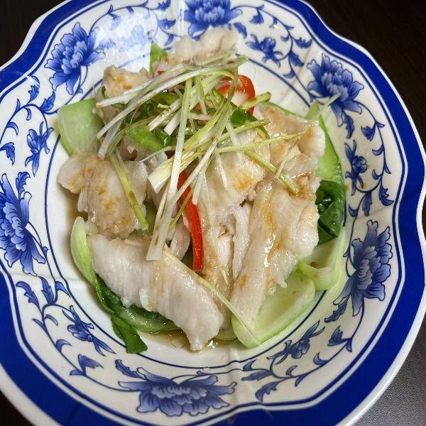 161 Steamed Fish Filet w.Vegetable in Seasoned Soy Sauce (Spicy)