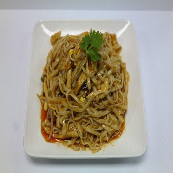 023 Cold Noodle w.Sliced Chicken in Spicy Sauce